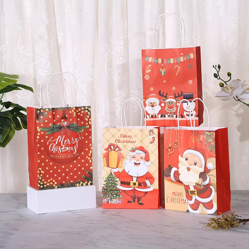 Schöne Papiertüten zum Verpacken von Weihnachts- und Neujahrs Geschenken